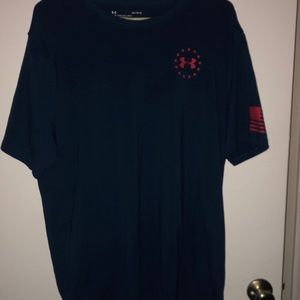 Men’s under armour navy blue tee size Large. Logo on front freedom logo on back✨